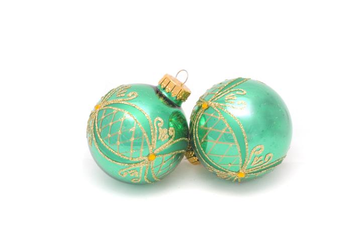light reflecting in mirrored christmas balls