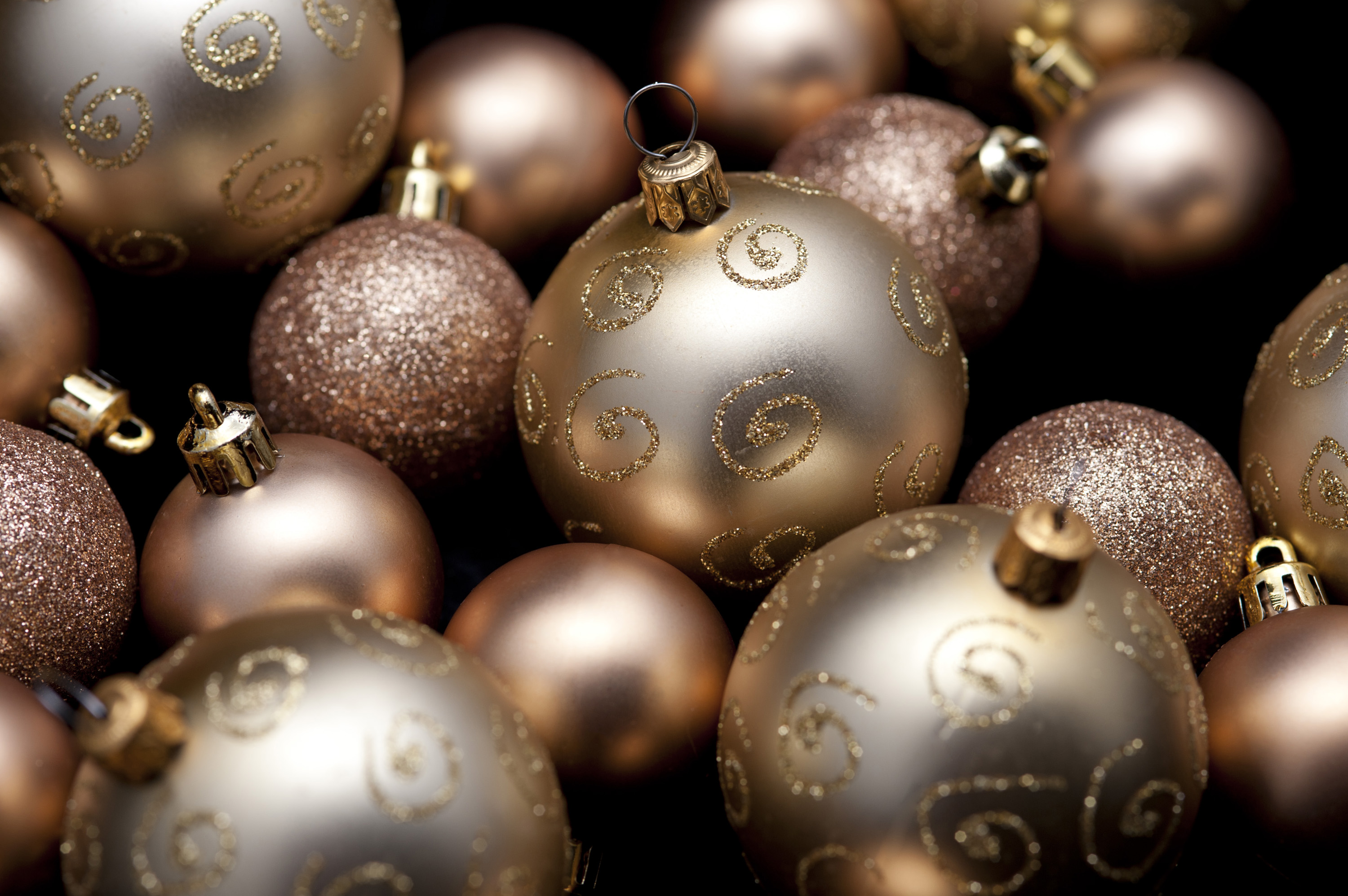 photo-of-golden-christmas-baubles-free-christmas-images