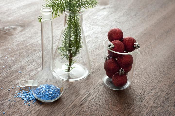 Christmas decoration chemistry