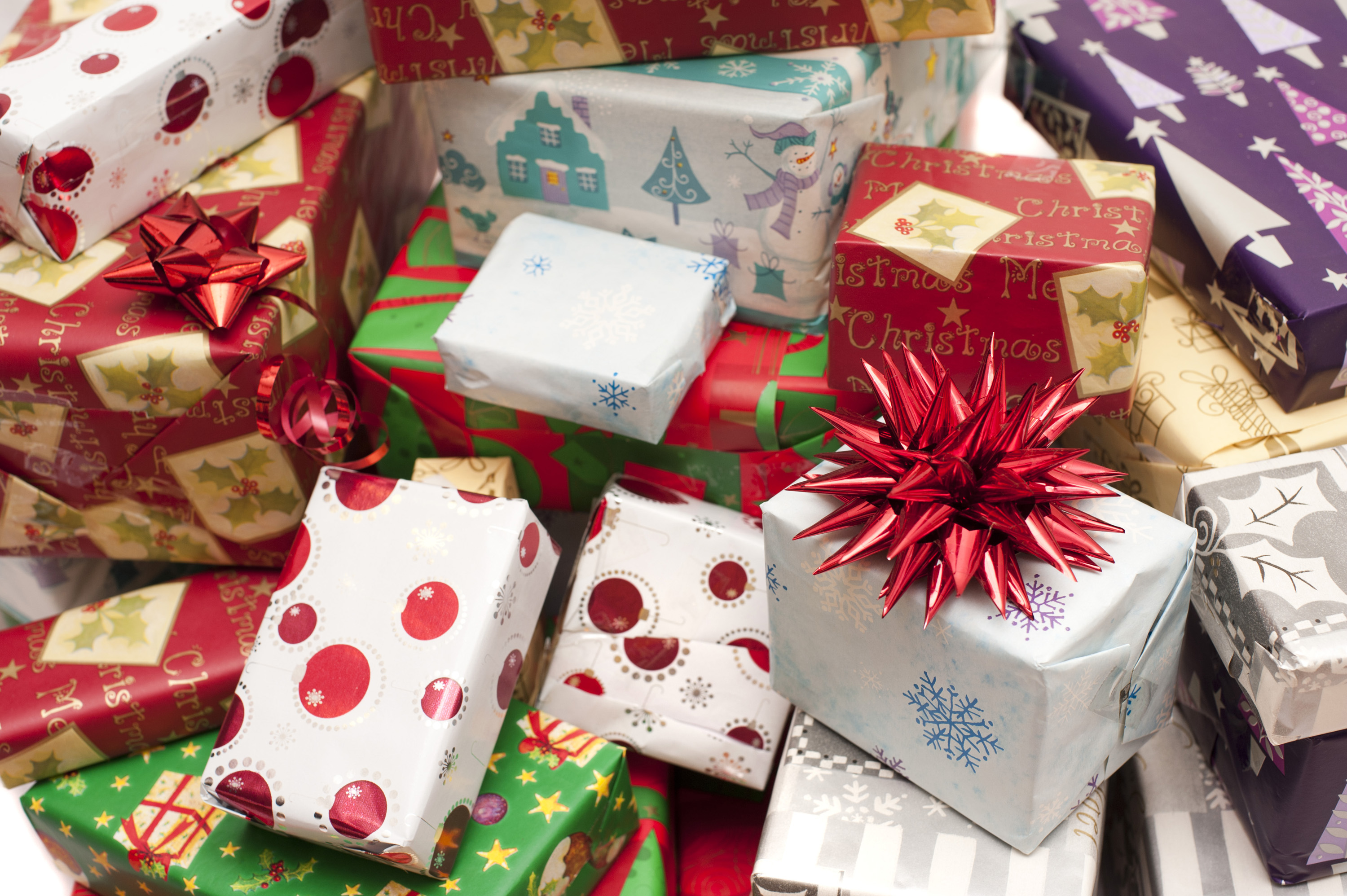 Photo of Colorful heap of colorful Christmas gifts Free christmas images